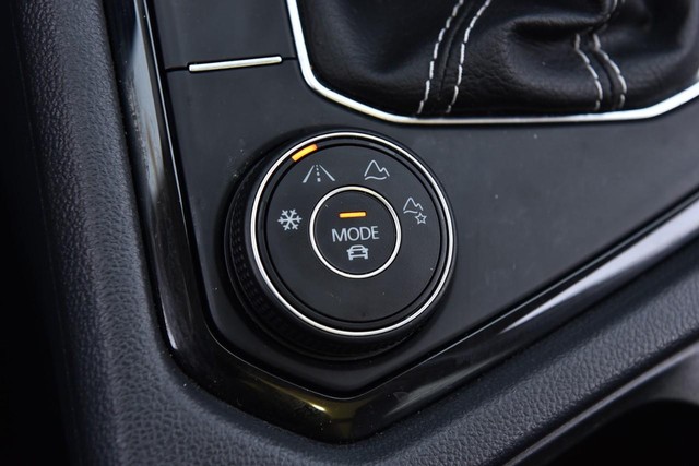 Volkswagen Taos Vehicle Image 18