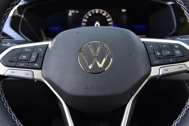 Volkswagen Taos Vehicle Image 19