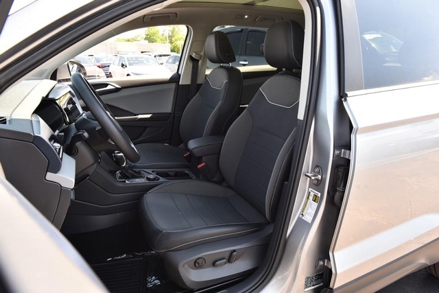 Volkswagen Taos Vehicle Image 20