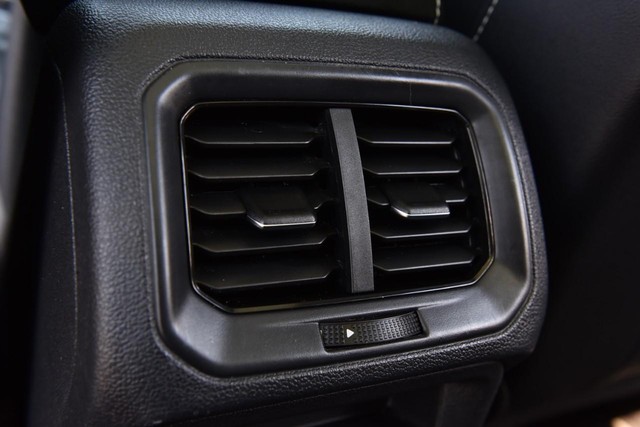 Volkswagen Taos Vehicle Image 24