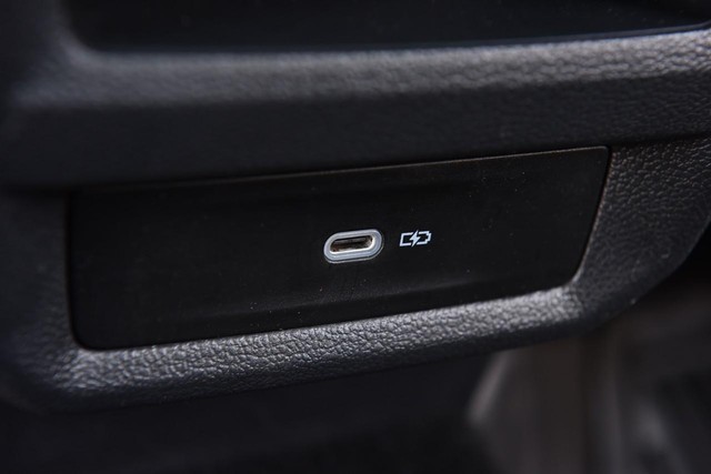 Volkswagen Taos Vehicle Image 25