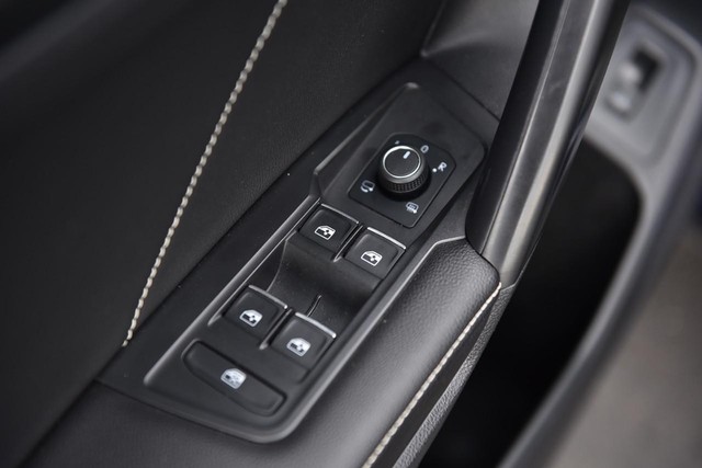 Volkswagen Tiguan Vehicle Image 08