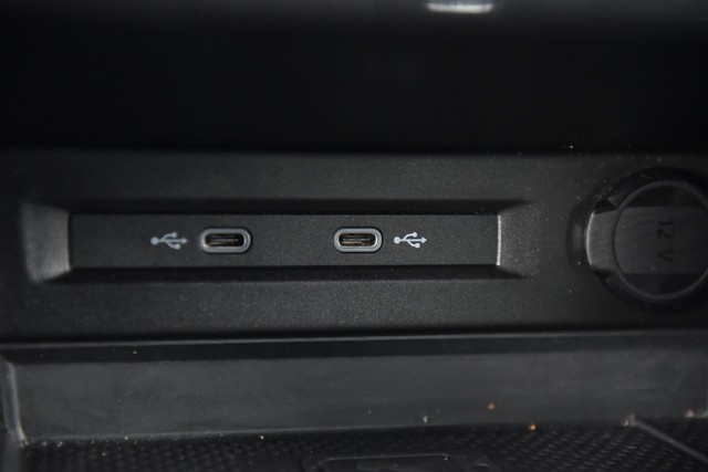 Volkswagen Tiguan Vehicle Image 16