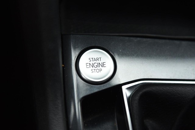 Volkswagen Tiguan Vehicle Image 17