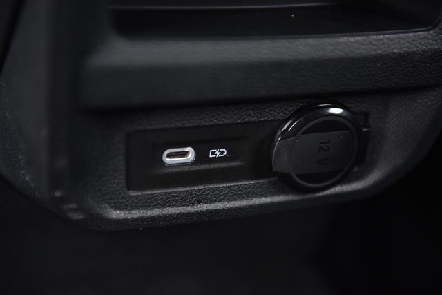 Volkswagen Tiguan Vehicle Image 26