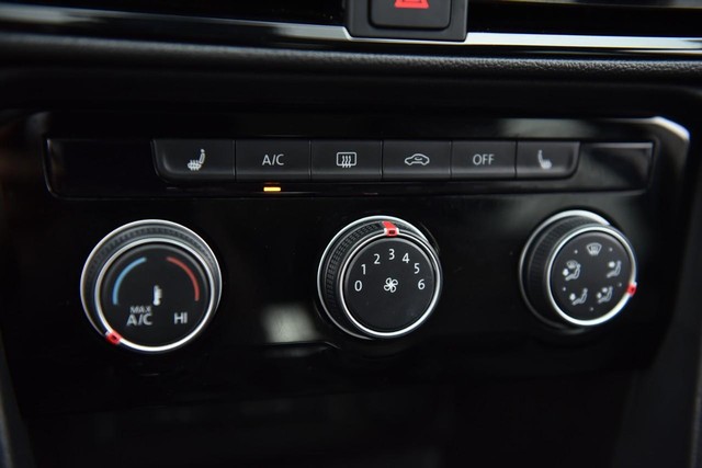 Volkswagen Taos Vehicle Image 14