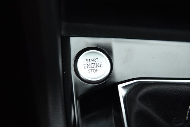 Volkswagen Taos Vehicle Image 16