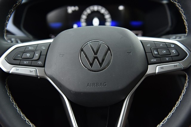 Volkswagen Taos Vehicle Image 18
