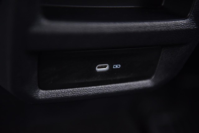 Volkswagen Taos Vehicle Image 23