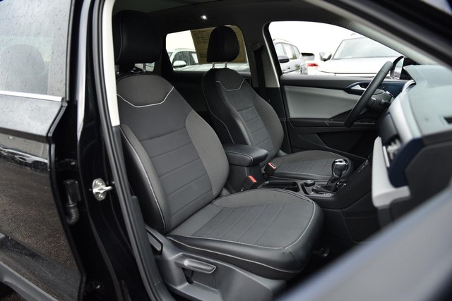 Volkswagen Taos Vehicle Image 26