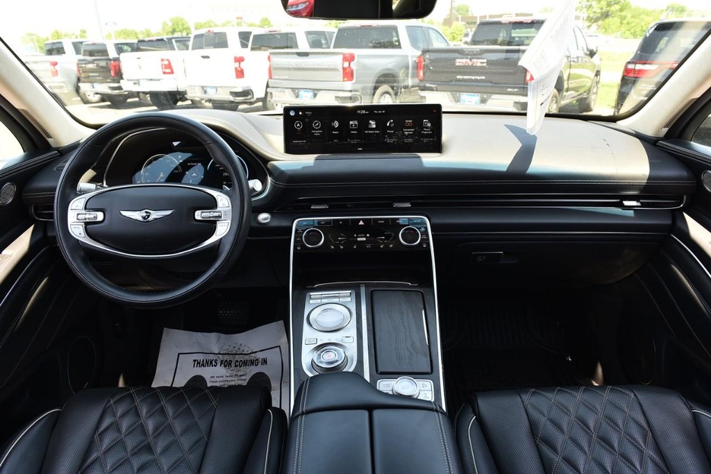 Genesis GV80 Vehicle Full-screen Gallery Image 07