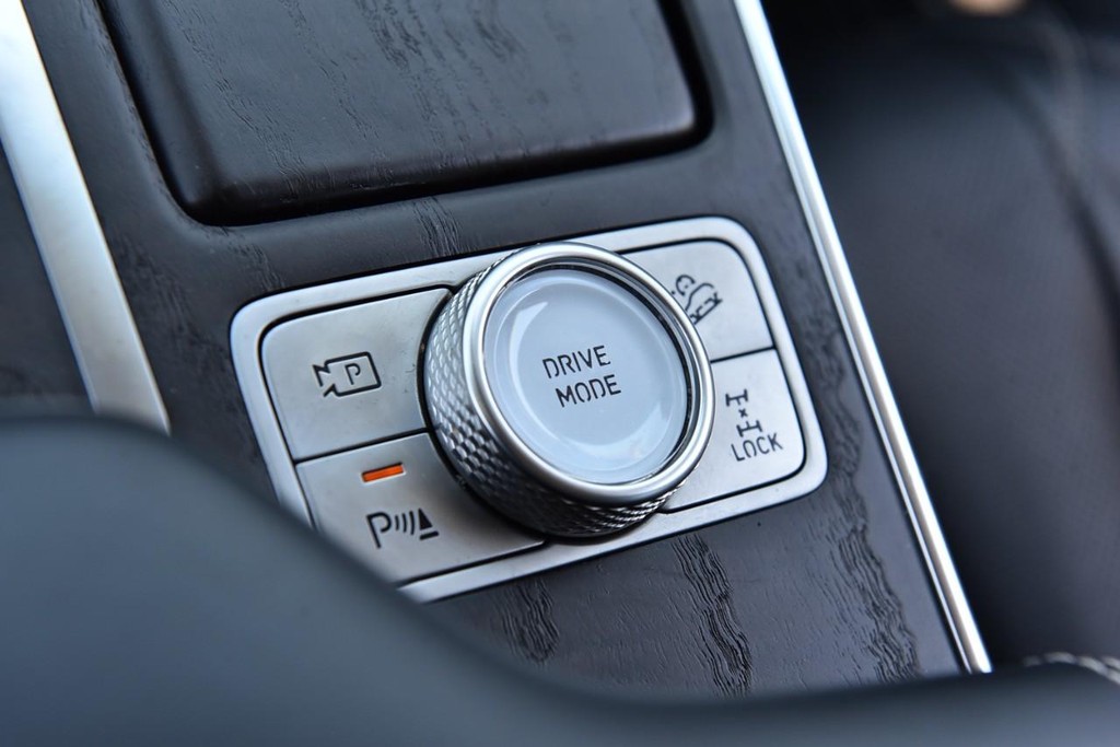 Genesis GV80 Vehicle Full-screen Gallery Image 22