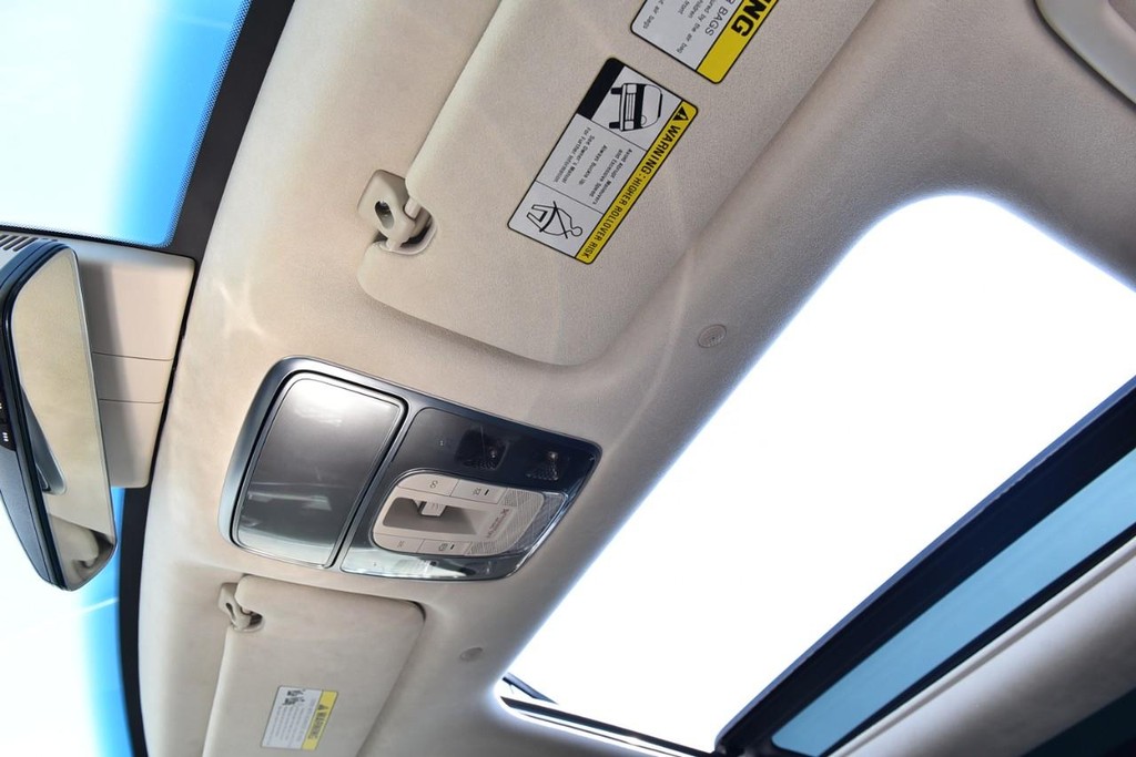 Genesis GV80 Vehicle Full-screen Gallery Image 27