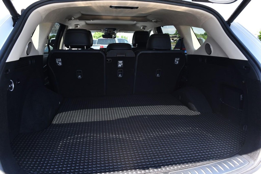 Genesis GV80 Vehicle Full-screen Gallery Image 32