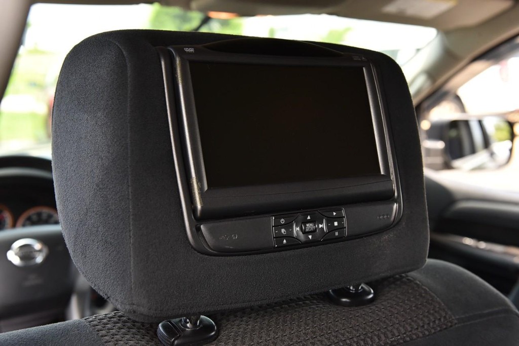 Nissan Armada Vehicle Full-screen Gallery Image 20