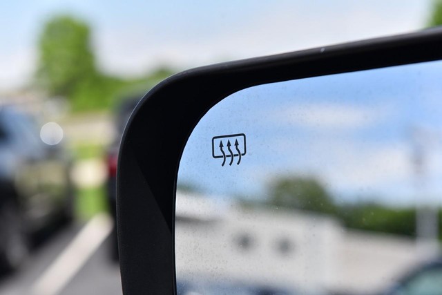 Nissan Armada Vehicle Image 09