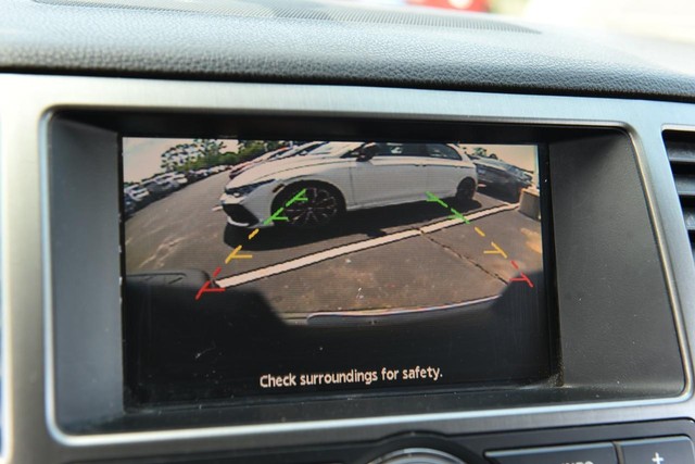 Nissan Armada Vehicle Image 12