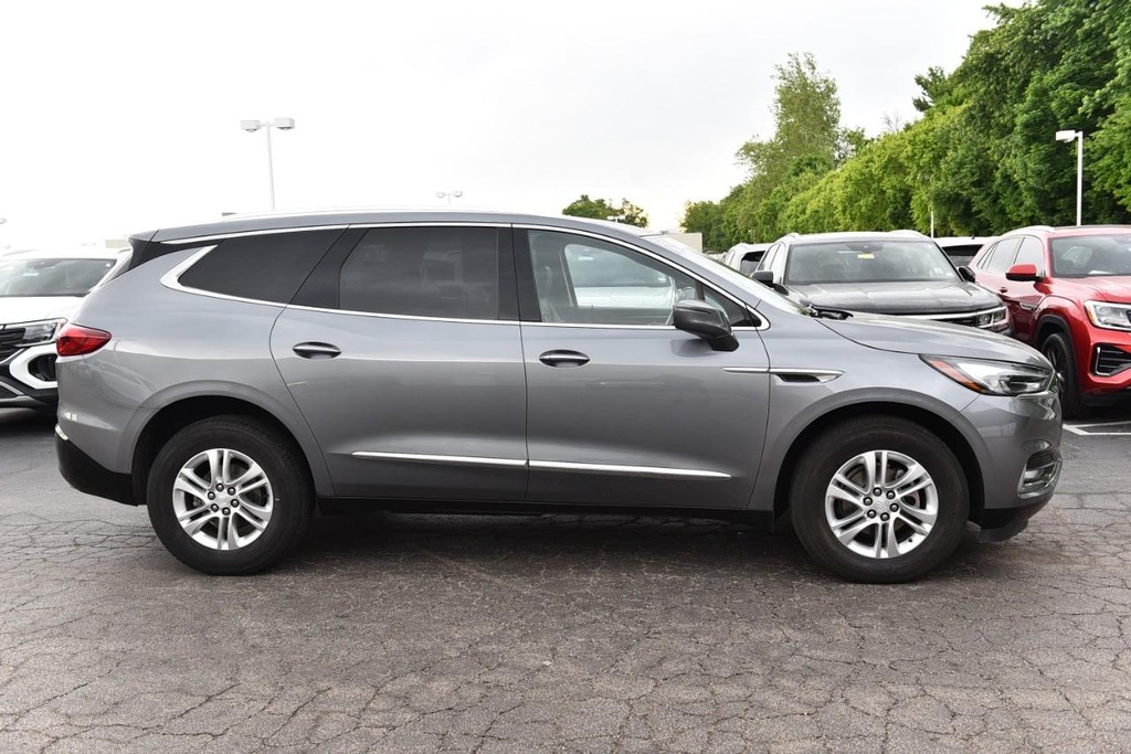Buick Enclave Vehicle Full-screen Gallery Image 05