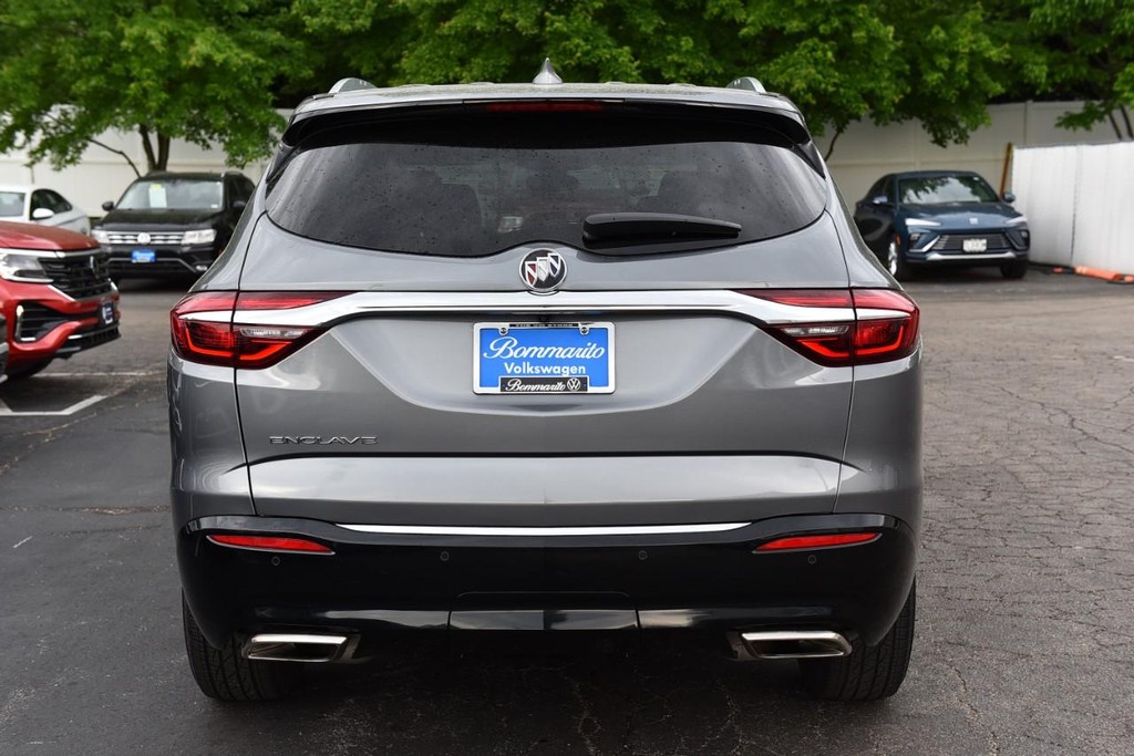 Buick Enclave Vehicle Full-screen Gallery Image 06