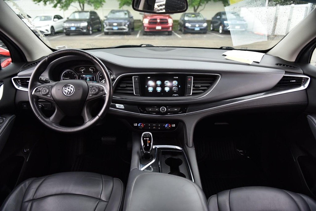 Buick Enclave Vehicle Full-screen Gallery Image 07