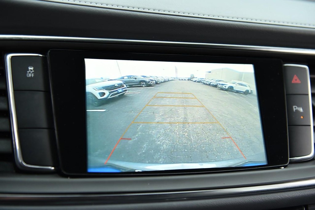 Buick Enclave Vehicle Full-screen Gallery Image 13