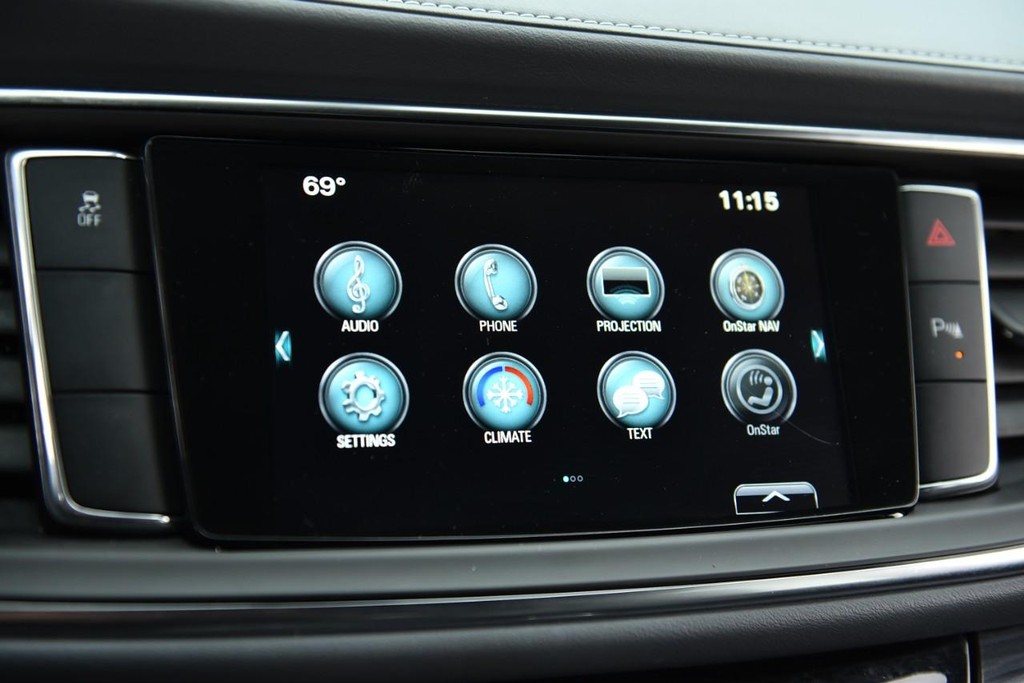 Buick Enclave Vehicle Full-screen Gallery Image 14