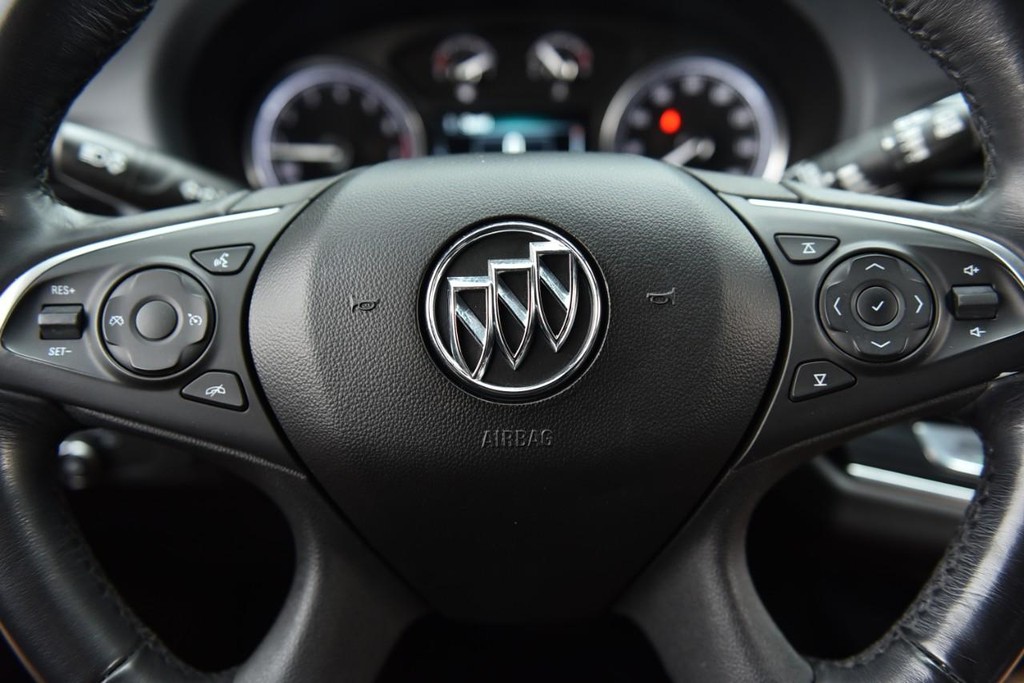 Buick Enclave Vehicle Full-screen Gallery Image 19