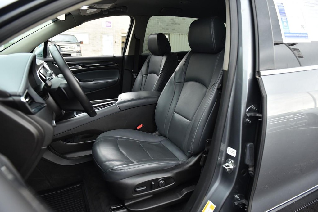 Buick Enclave Vehicle Full-screen Gallery Image 20