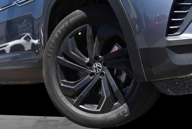 Volkswagen Atlas Cross Sport Vehicle Image 03