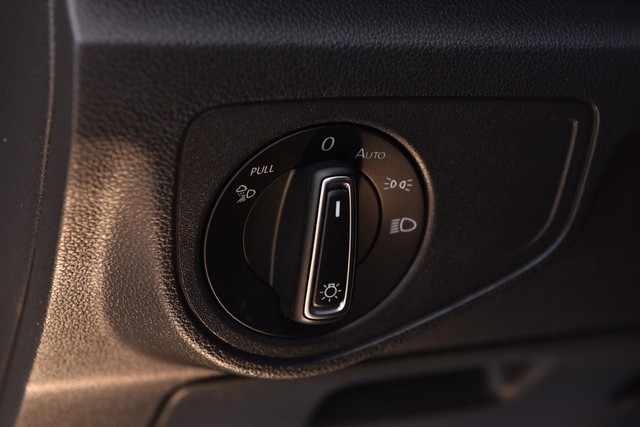 Volkswagen Atlas Cross Sport Vehicle Image 11