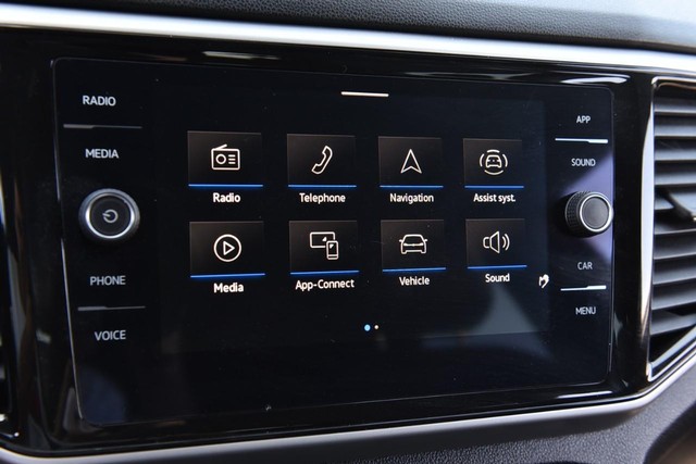Volkswagen Atlas Cross Sport Vehicle Image 14