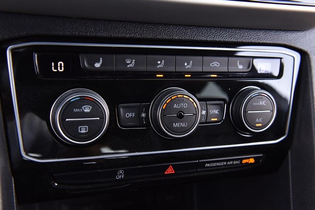 Volkswagen Atlas Cross Sport Vehicle Image 15