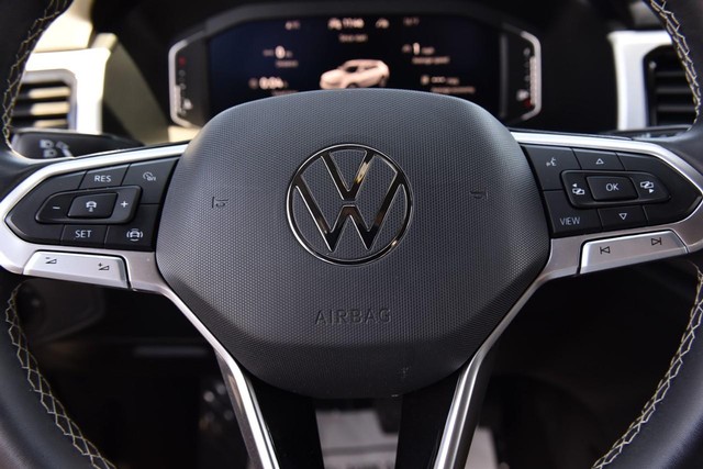 Volkswagen Atlas Cross Sport Vehicle Image 18