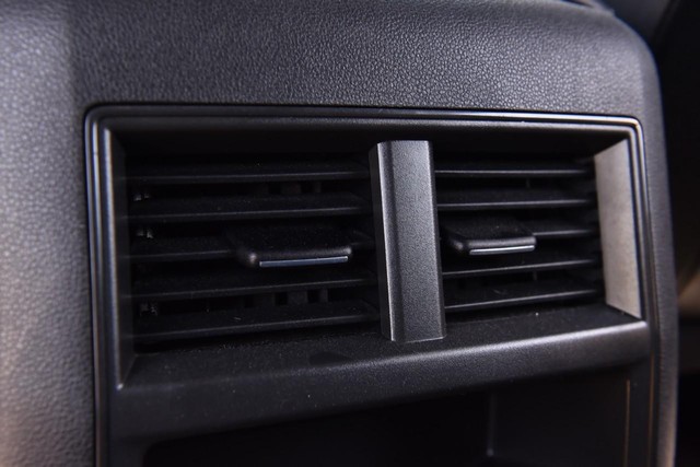 Volkswagen Atlas Cross Sport Vehicle Image 22
