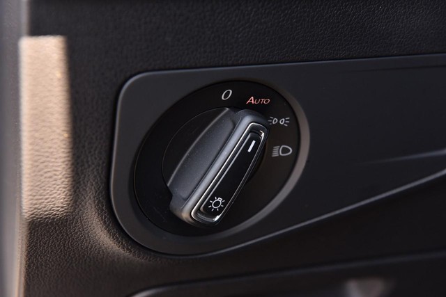 Volkswagen Tiguan Vehicle Image 10