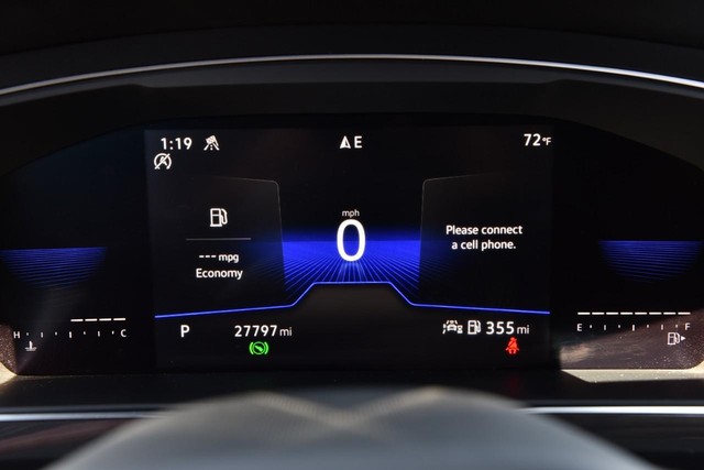 Volkswagen Tiguan Vehicle Image 11