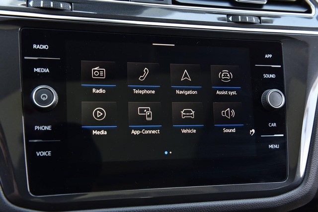 Volkswagen Tiguan Vehicle Image 13