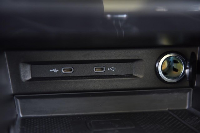 Volkswagen Tiguan Vehicle Image 15