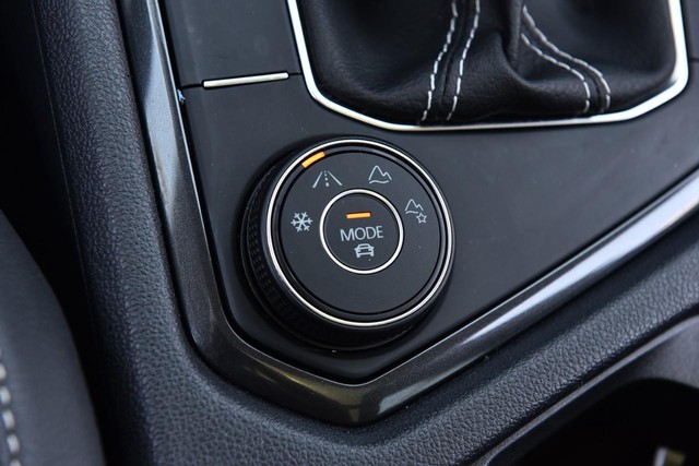 Volkswagen Tiguan Vehicle Image 17
