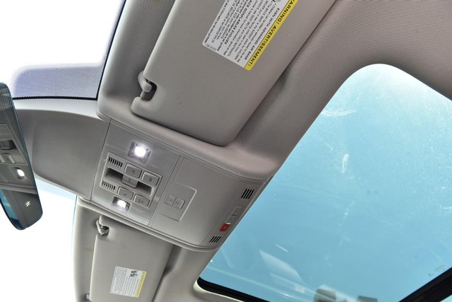 Volkswagen Tiguan Vehicle Image 21