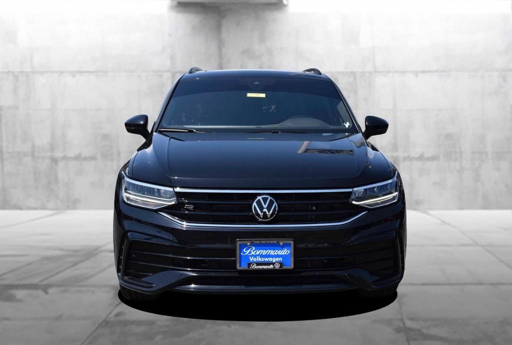 Volkswagen Tiguan Vehicle Full-screen Gallery Image 4