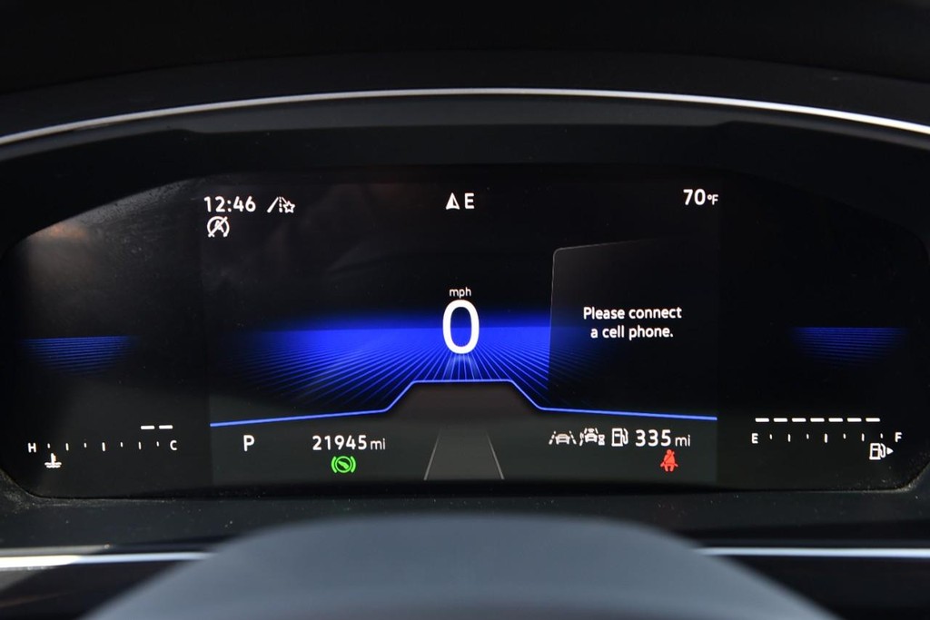 Volkswagen Tiguan Vehicle Full-screen Gallery Image 12