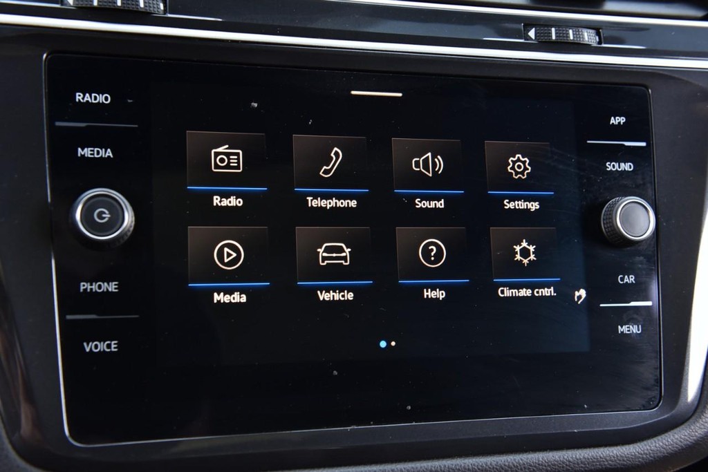Volkswagen Tiguan Vehicle Full-screen Gallery Image 14