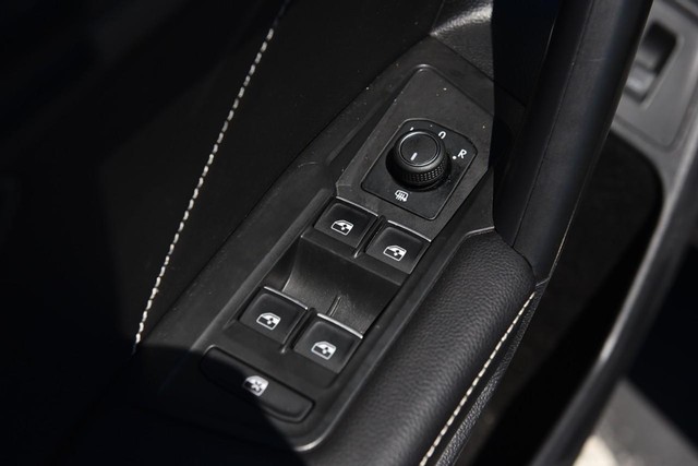 Volkswagen Tiguan Vehicle Image 08