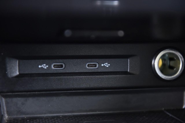 Volkswagen Tiguan Vehicle Image 16