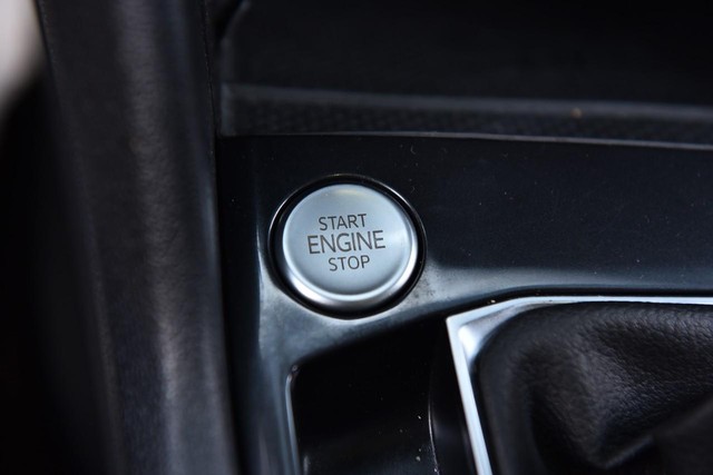 Volkswagen Tiguan Vehicle Image 17