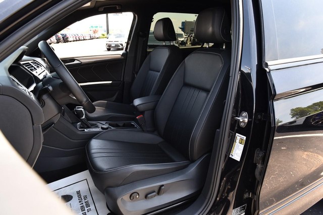 Volkswagen Tiguan Vehicle Image 21