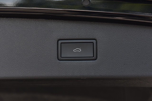 Volkswagen Tiguan Vehicle Image 28