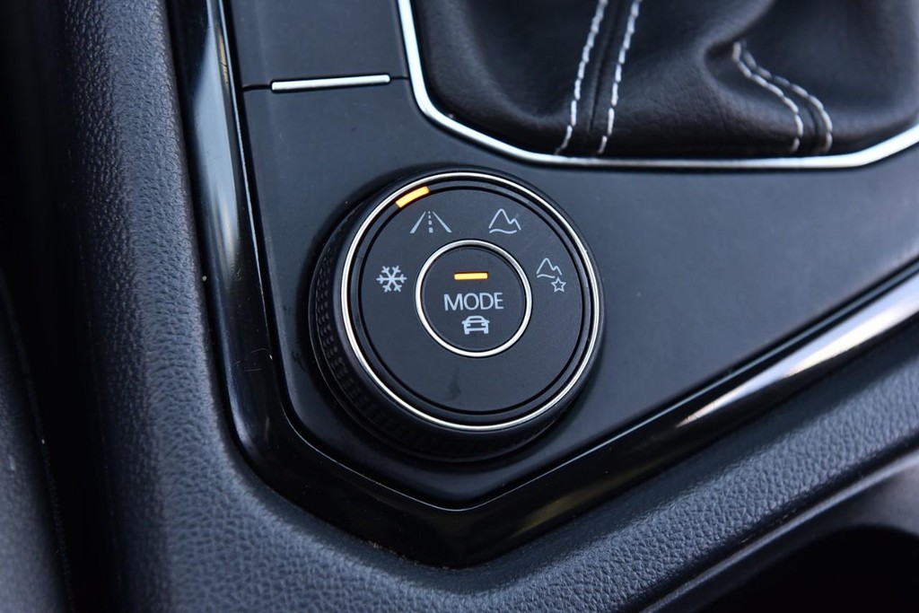 Volkswagen Taos Vehicle Full-screen Gallery Image 17