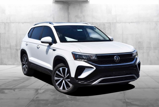 Volkswagen Taos Vehicle Image 02
